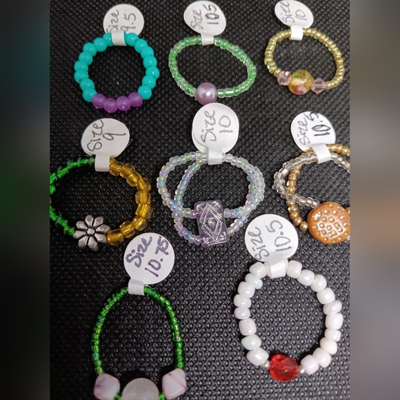 HANDMADE Lot of 10 Multicolor Stackable Beaded Adjustable Stretch Rings Set - Picture 5 of 8